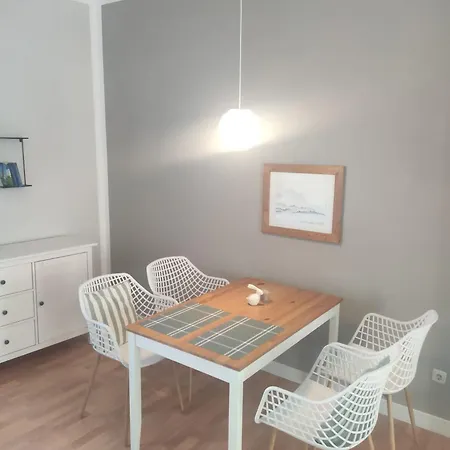 Grosse, Familienfreundliche Ferienwohnung, Ruhig Im Zentrum Von شقة Güstrow