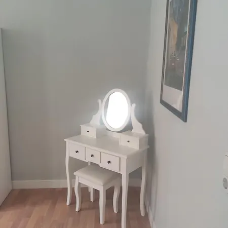 Grosse, Familienfreundliche Ferienwohnung, Ruhig Im Zentrum Von * Güstrow