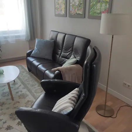 Grosse, Familienfreundliche Ferienwohnung, Ruhig Im Zentrum Von Apartmán *