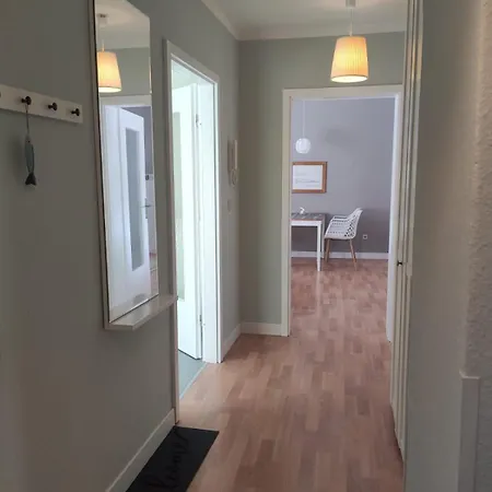 Grosse, Familienfreundliche Ferienwohnung, Ruhig Im Zentrum Von Διαμέρισμα Güstrow