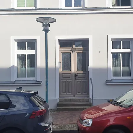 Grosse, Familienfreundliche Ferienwohnung, Ruhig Im Zentrum Von Apartmán Güstrow